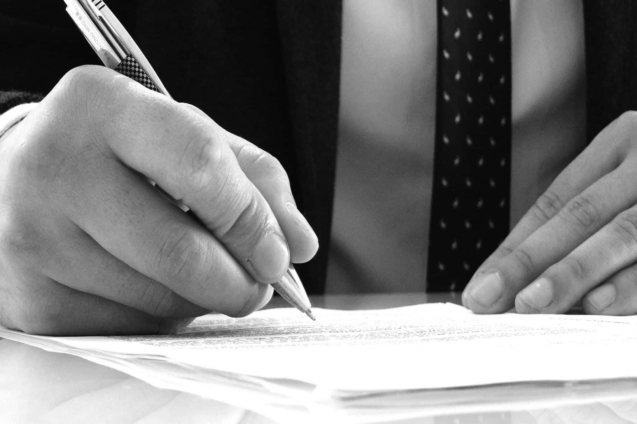 les postes dans un cabinet avocats